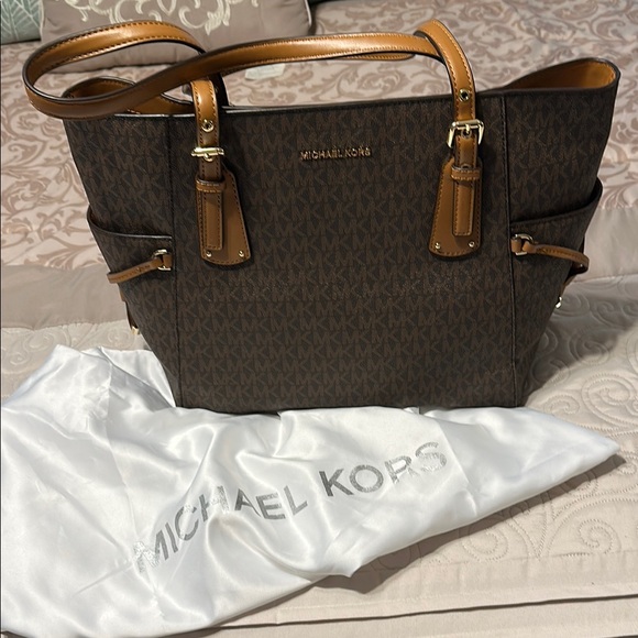 Michael Kors Handbags - NWOT Michael Kors Brown Tote with Signature Monogram